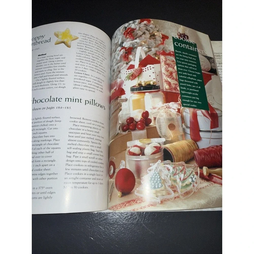 Vintage 1999 Christmas All Through The House Crafts‎ Cookbook Recipes Cook Book